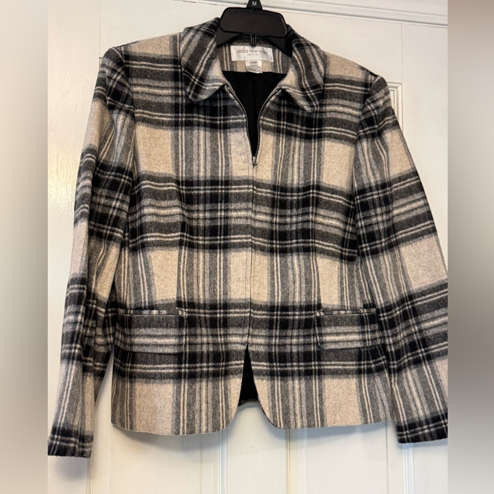 Jones New York Plaid‎ Women's Jacket with Zippered Front